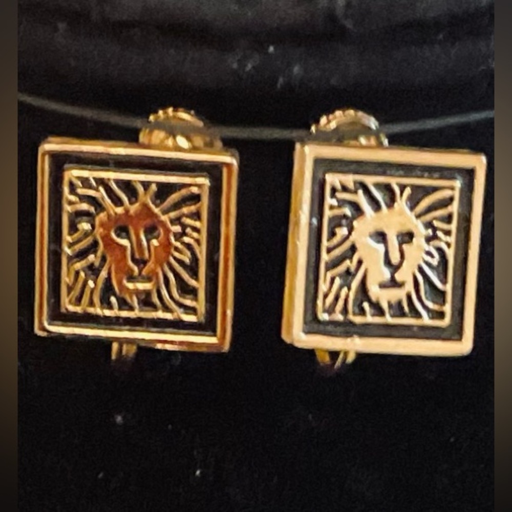 #20 Vintage Anne Klein Blackened Square Lion Screwback Earrings